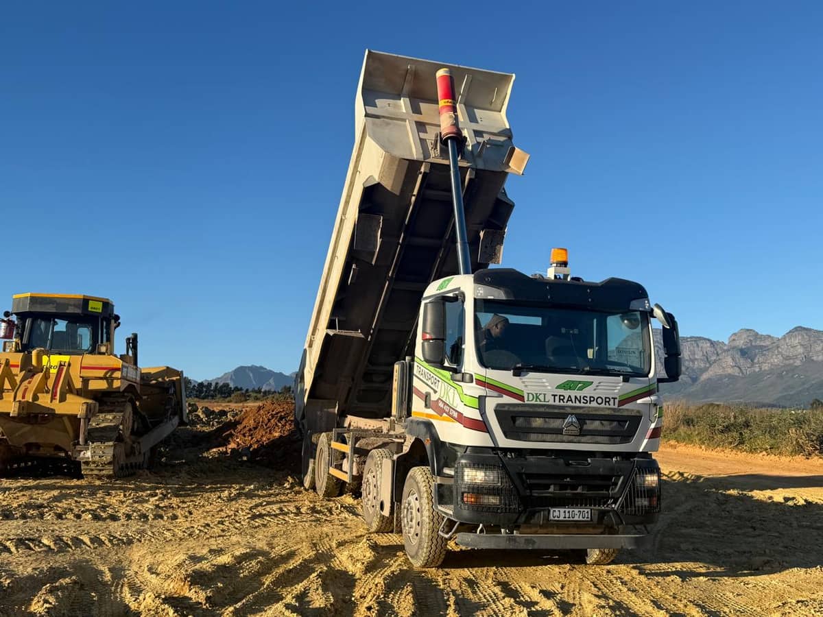 DKL Transport Sinotruk Howo tipper truck on site